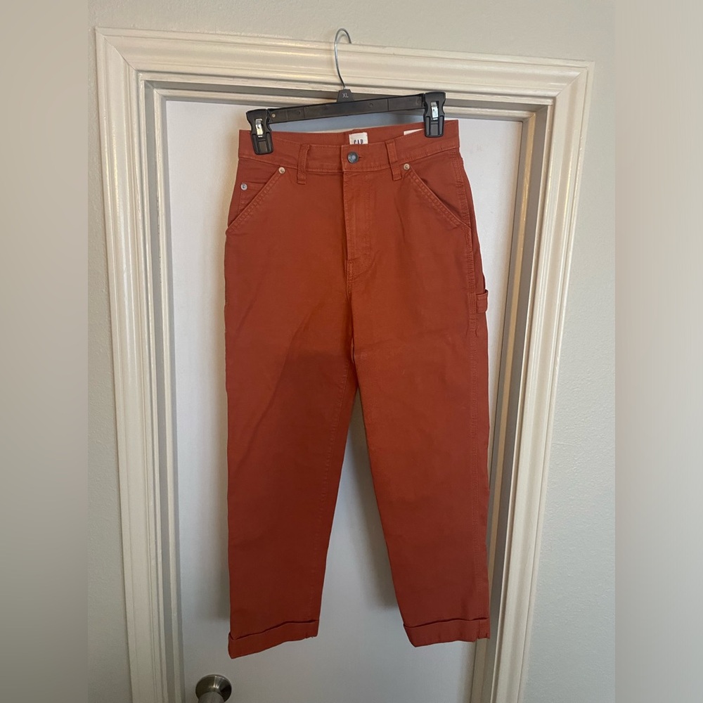 GAP barrel leg carpenter pants. Cropped. Super cute jus too small for me now!